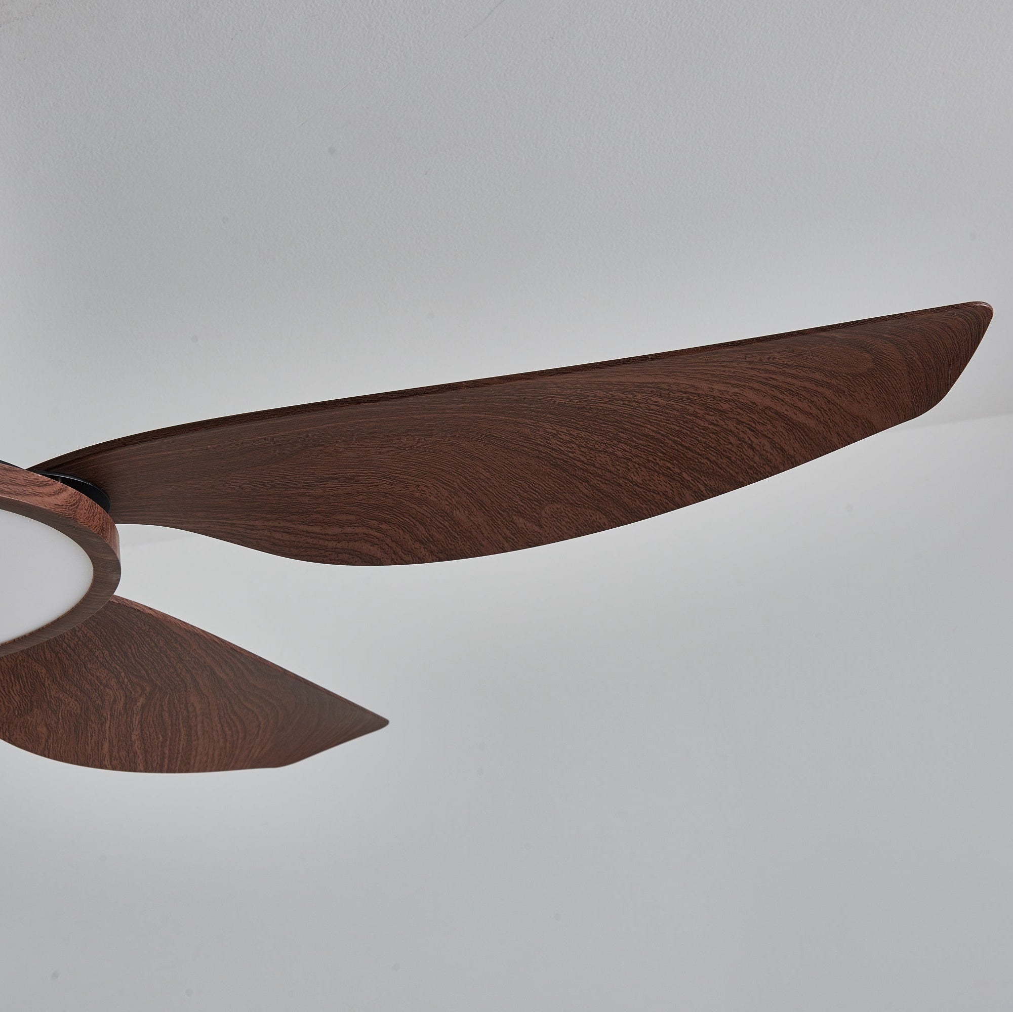 Plafondventilator met Verlichting Notenhout Messing Modern Design 3-Snelheden Afstandsbediening LED Geïntegreerd 35W Dimbaar Eiken Staal Luxe Scandinavisch Binnengebruik Woonkamer Slaapkamer Ventilator met Lampkap Ventilatie Koeling | Sansoti
