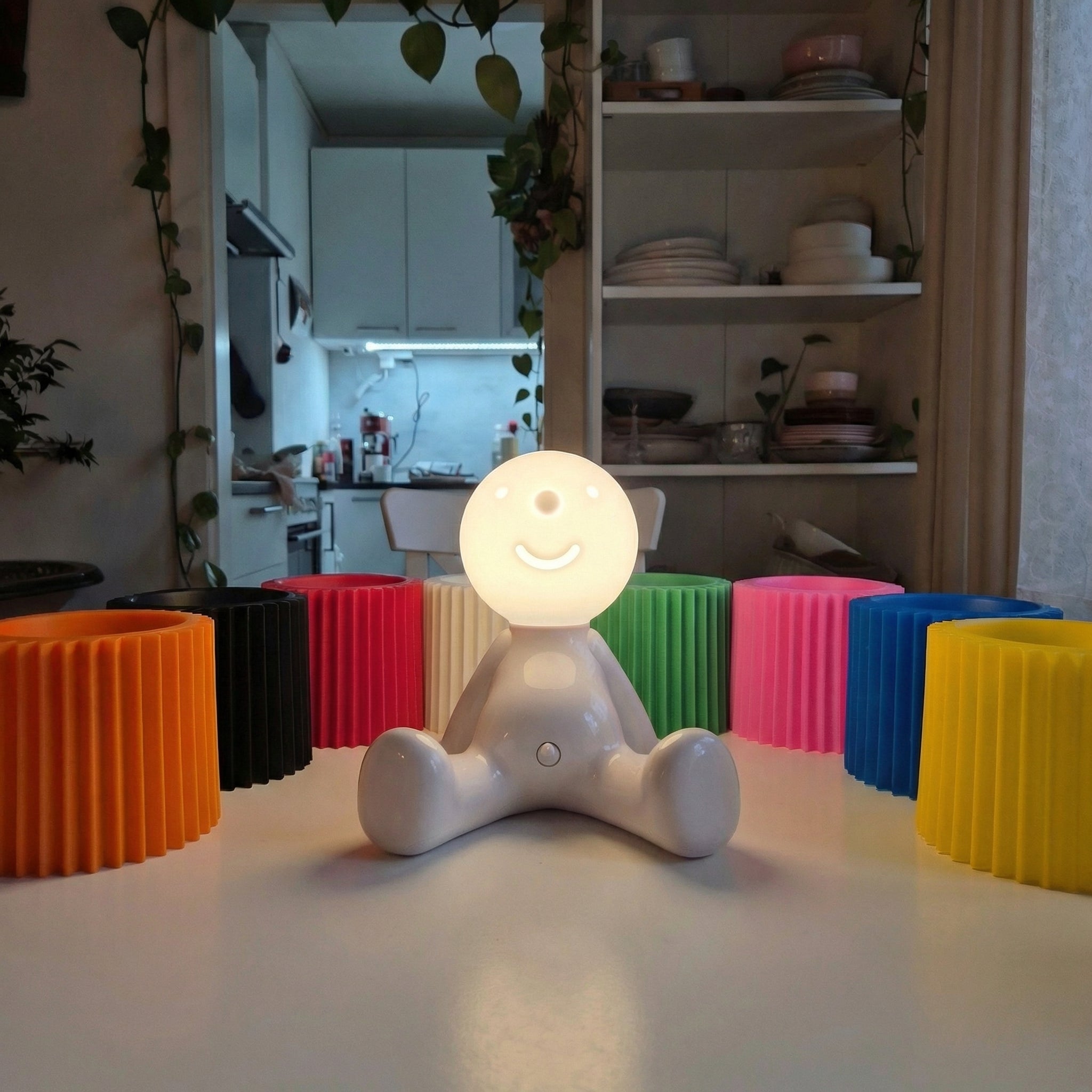 Seated LED Table Lamp with Battery – Wireless in 8 Colors | Sansoti