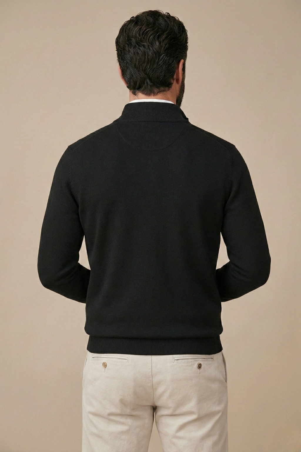 Herrenpullover mit halbem Reißverschluss, Stehkragen, gerippten Bündchen, bequemes, figurbetontes Design, lässiger Strickstil | Sansoti