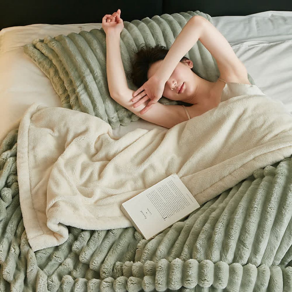 Plush Fleece Throw Double-Sided Microfiber 180x200 200x230 Cloud-Soft Warm Comfortable Living Room Bedroom Blanket | Sansoti