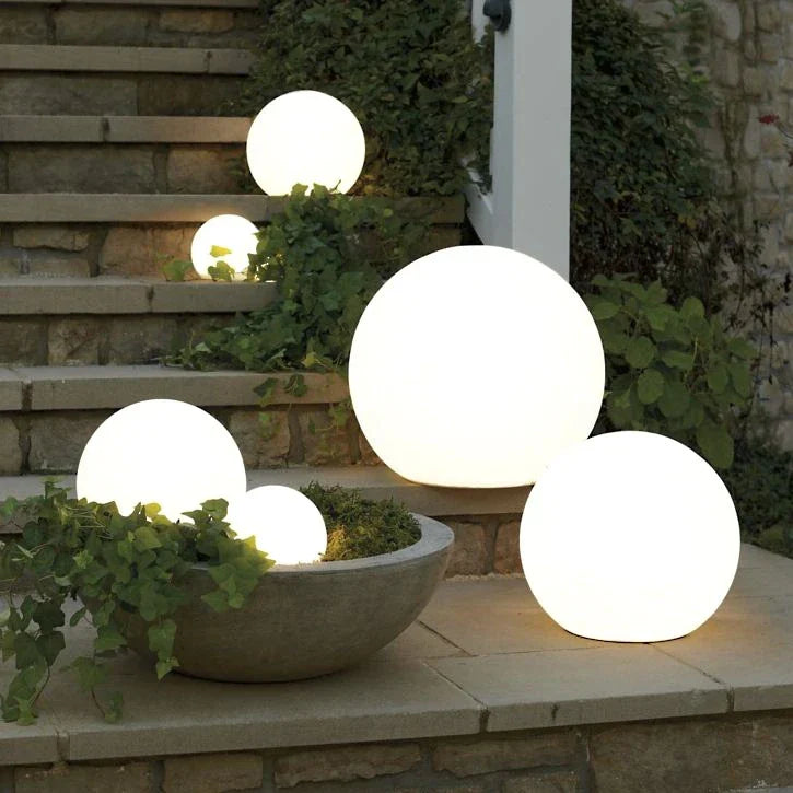 Kugel-Gartenlampe LED mit Solarenergie, stimmungsvolle Beleuchtung für Garten und Terrasse, wasserdicht, mit Fernbedienung, 16 Farben | Sansoti