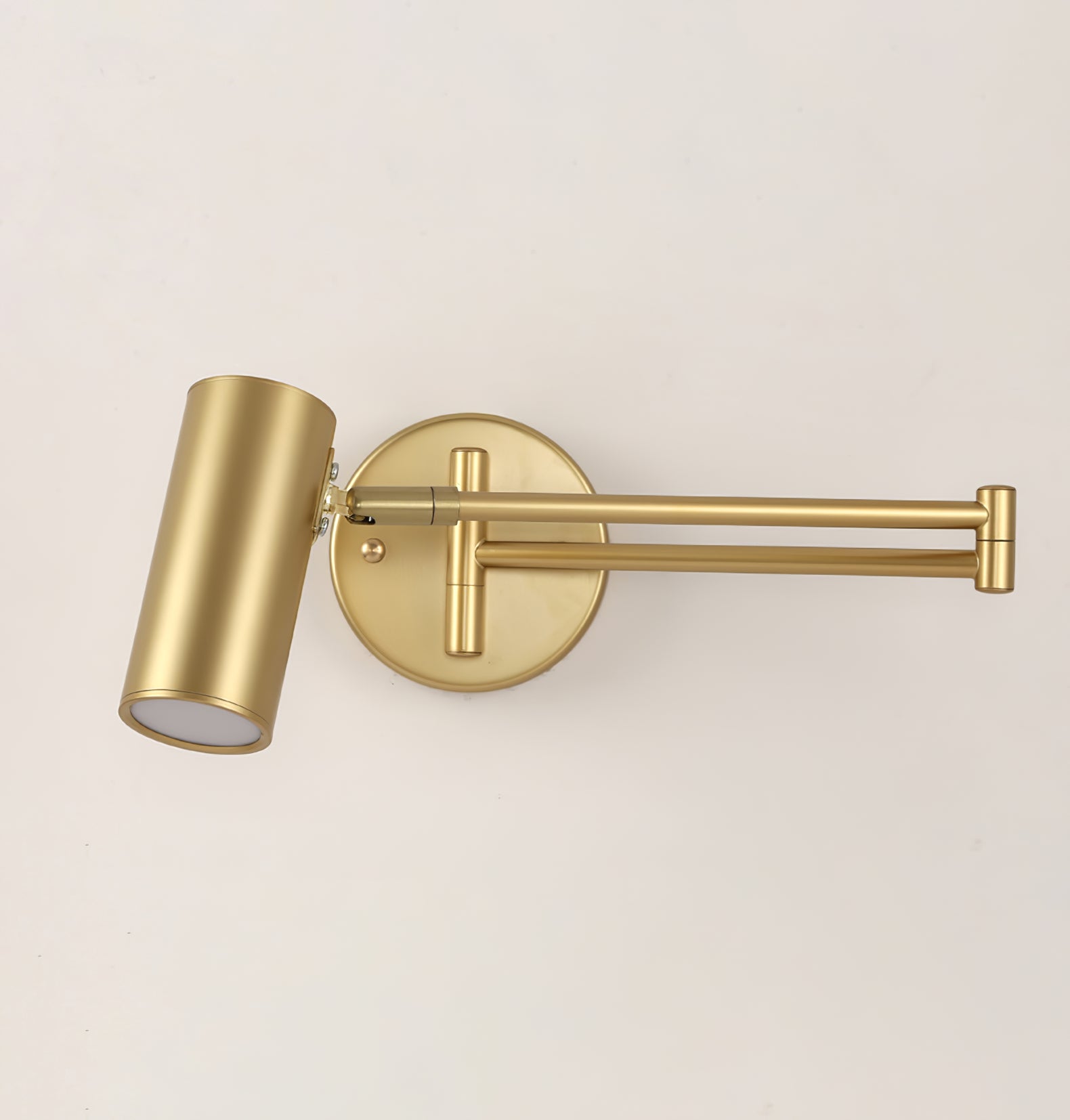 Verstellbare LED-Wandleuchte aus Messing oder schwarzem Metall mit schwenkbarem Arm und zylindrischem Spot für Schlafzimmer und Badezimmer | Restfield