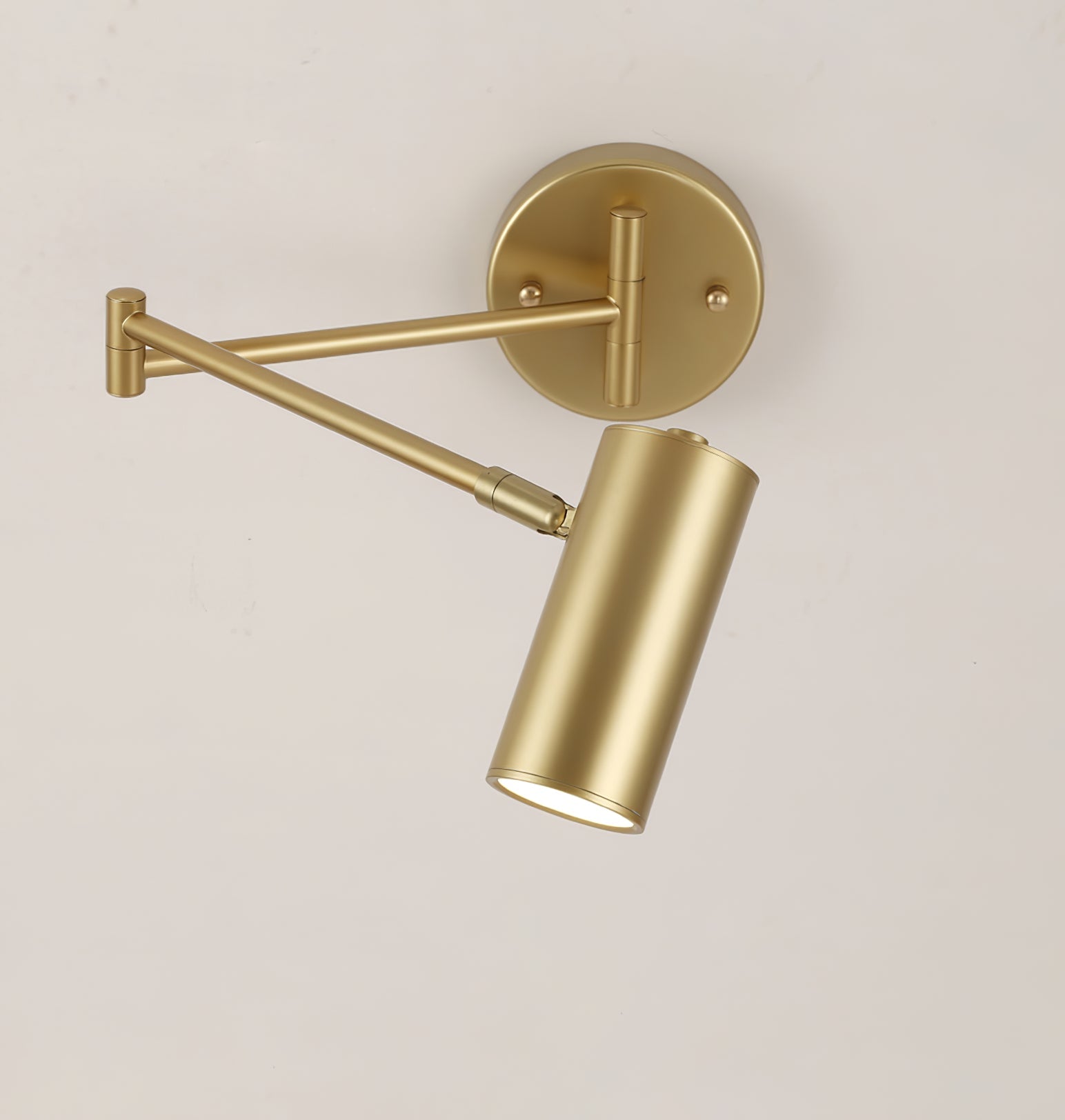Verstellbare LED-Wandleuchte aus Messing oder schwarzem Metall mit schwenkbarem Arm und zylindrischem Spot für Schlafzimmer und Badezimmer | Restfield