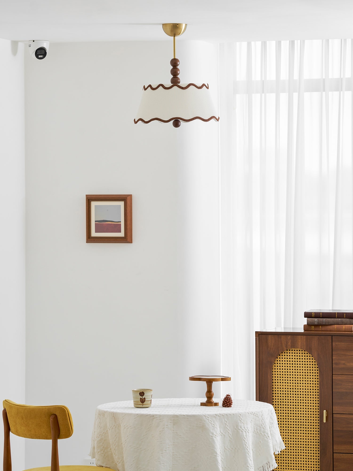 Plafondlamp met Geplooide Kap en Houten Kralen – Vintage Cottage Stijl voor Warm Sfeervol Licht | Sansoti