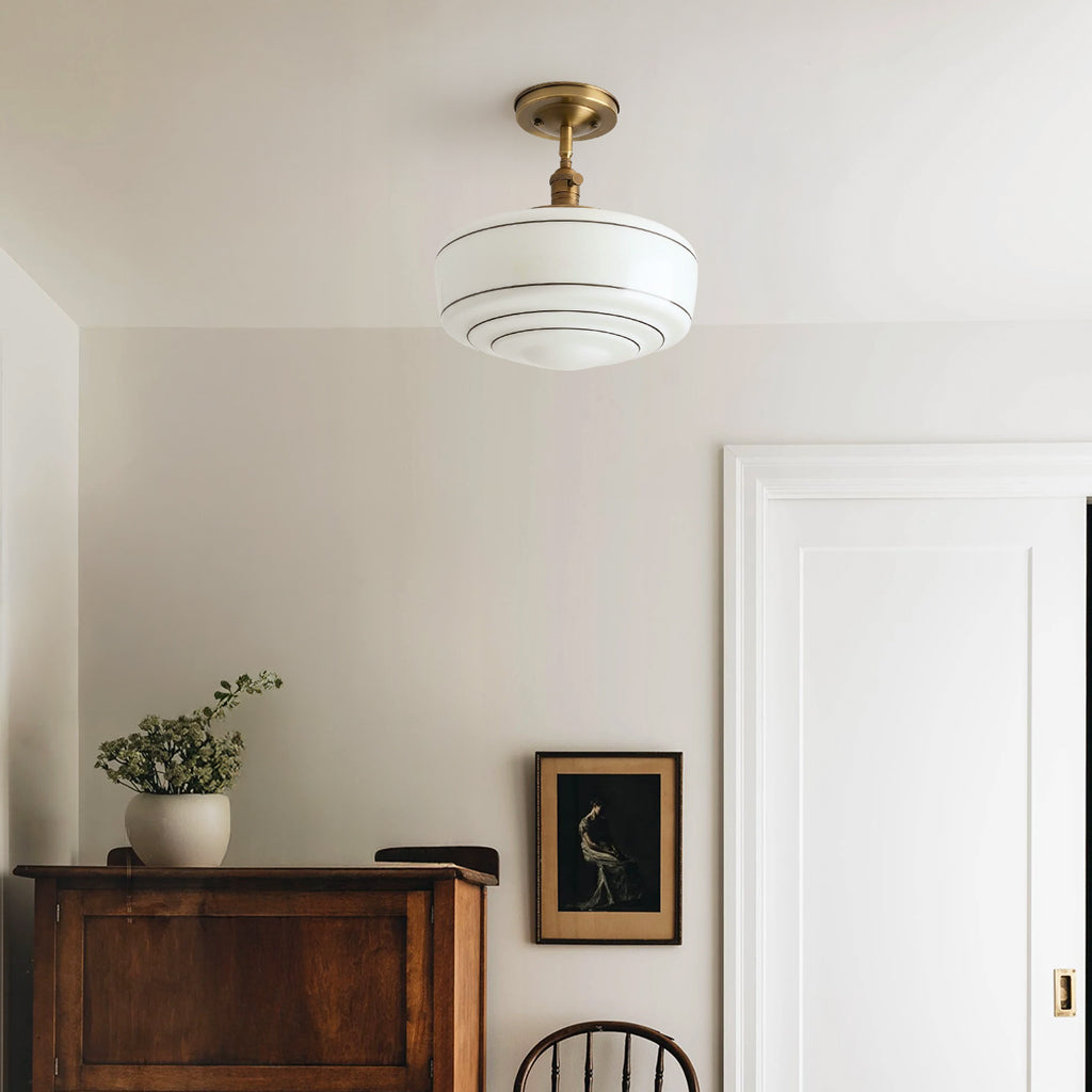 Ronde Plafondlamp met Gestreepte Glazen Kap en Messing Fitting – Scandinavische Flush Mount Verlichting | Sansoti