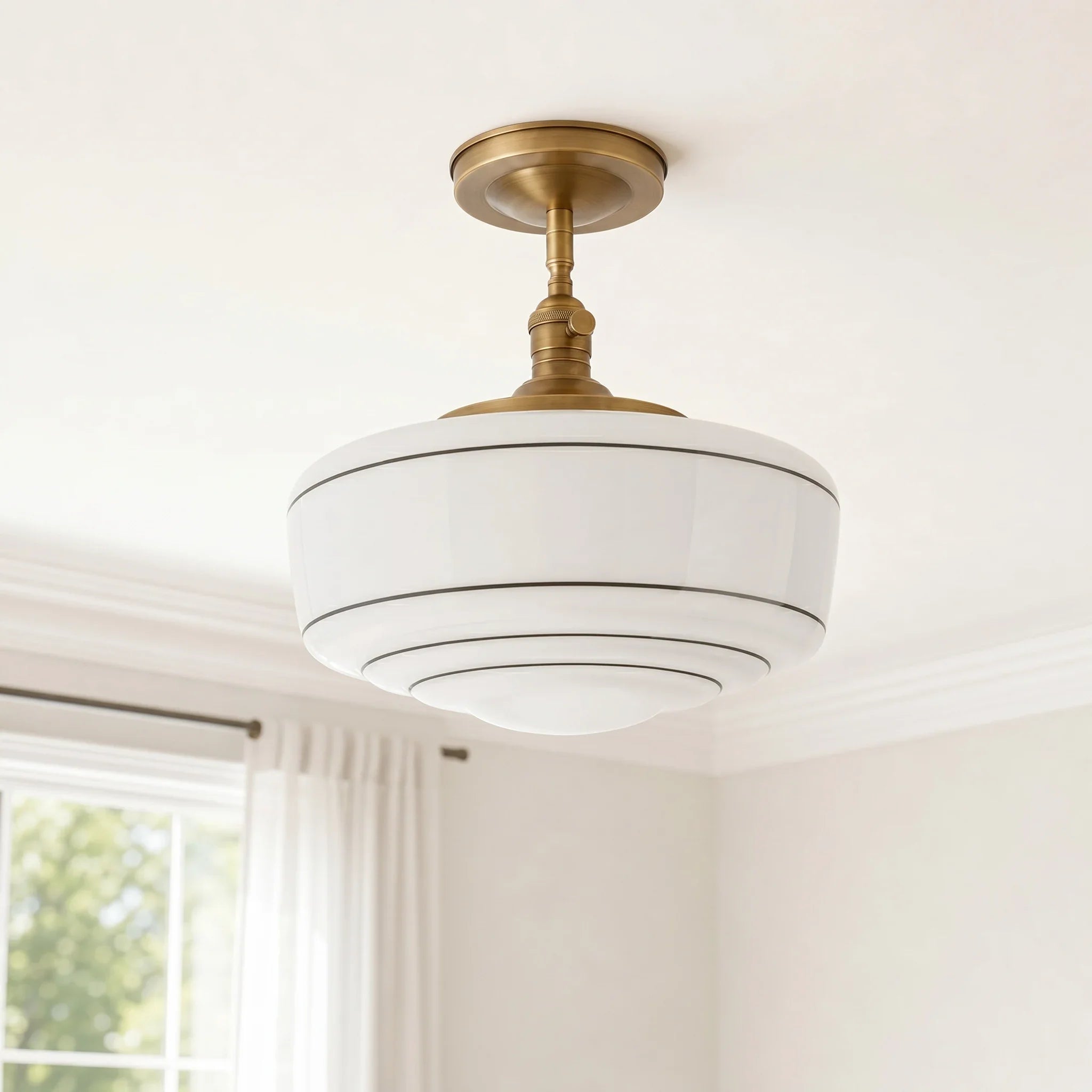 Ronde Plafondlamp met Gestreepte Glazen Kap en Messing Fitting – Scandinavische Flush Mount Verlichting | Sansoti