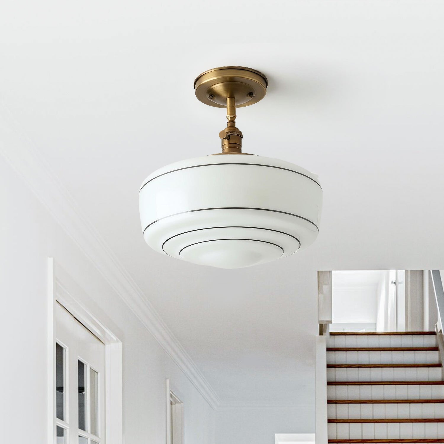 Ronde Plafondlamp met Gestreepte Glazen Kap en Messing Fitting – Scandinavische Flush Mount Verlichting | Sansoti