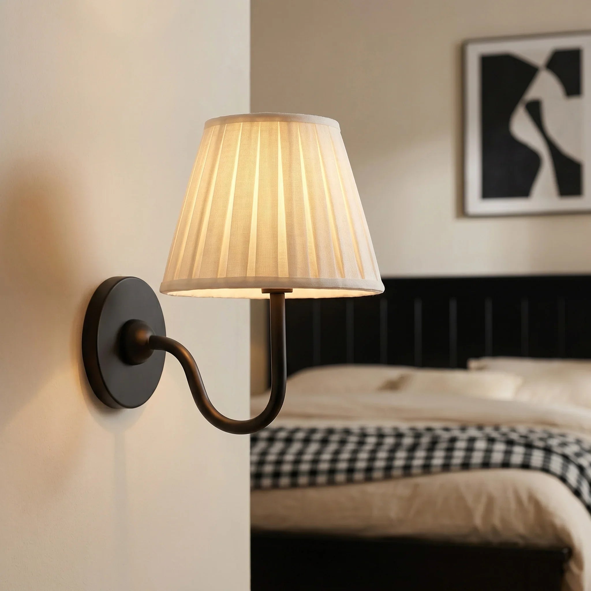 Wandlamp met Plissé Kap – Klassieke Wandverlichting Metaal & Linnen Landelijk Slaapkamer Hal Leeshoek Huis Interieur | Sansoti