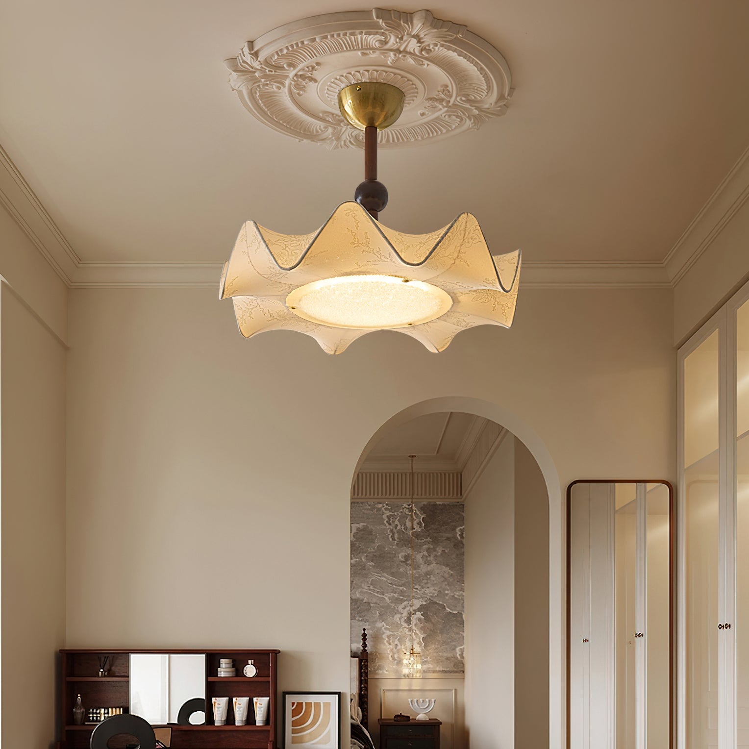 Plafondlamp met Bloemblaadjesontwerp – Walnoot & Goud – Geïntegreerde LED – Ø50cm × H44cm | Sansoti