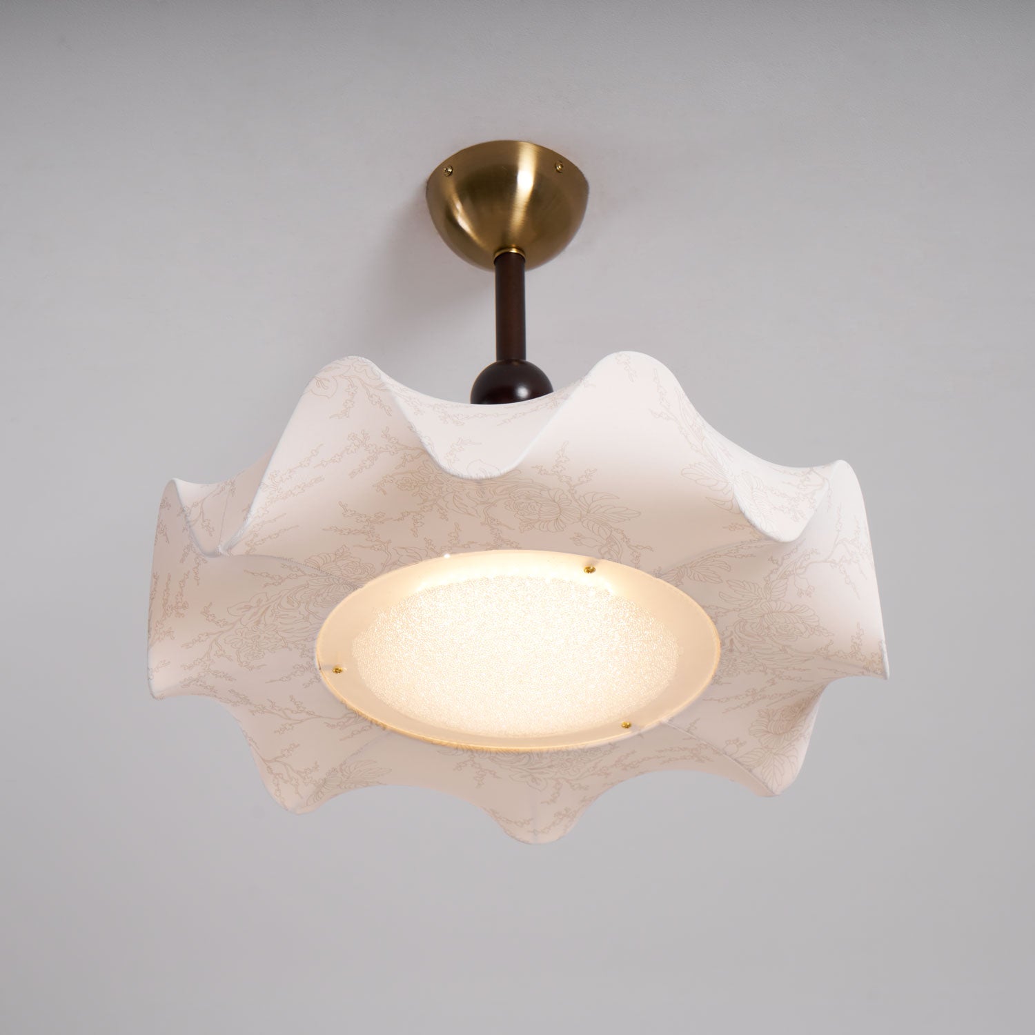 Plafondlamp met Bloemblaadjesontwerp – Walnoot & Goud – Geïntegreerde LED – Ø50cm × H44cm | Sansoti