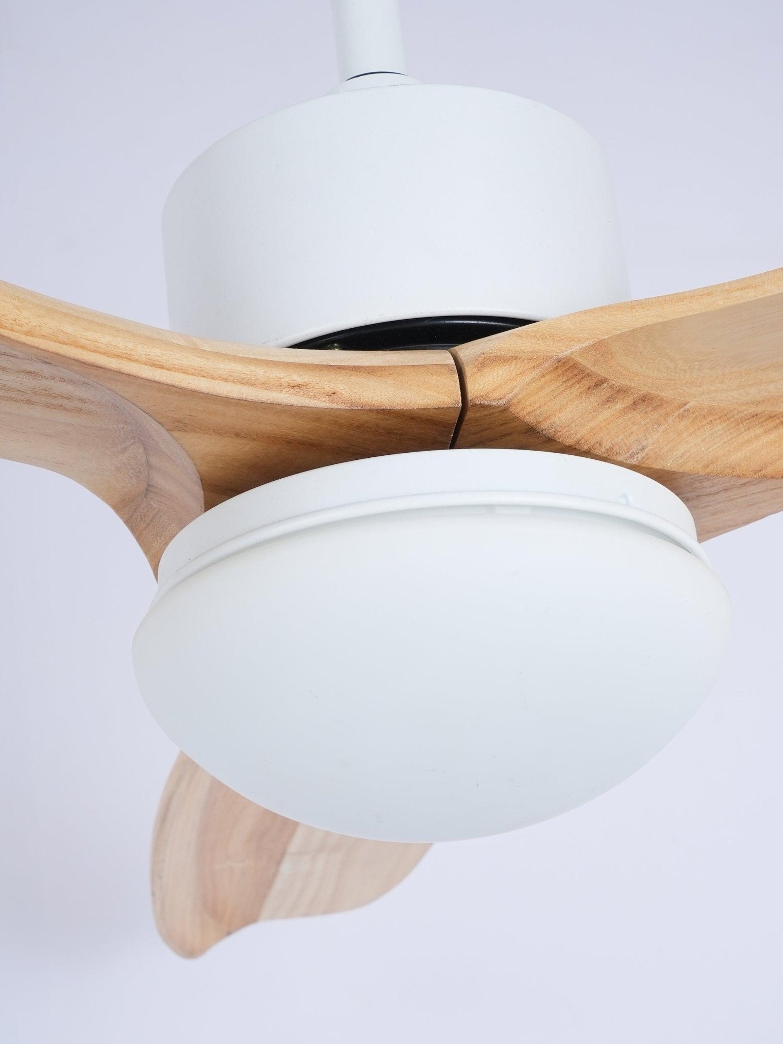 Scandinavische Plafondventilator met Verlichting Elegance Naturel – Vierkanten Houten Bladen met LED-Lamp & Afstandsbediening | Sansoti