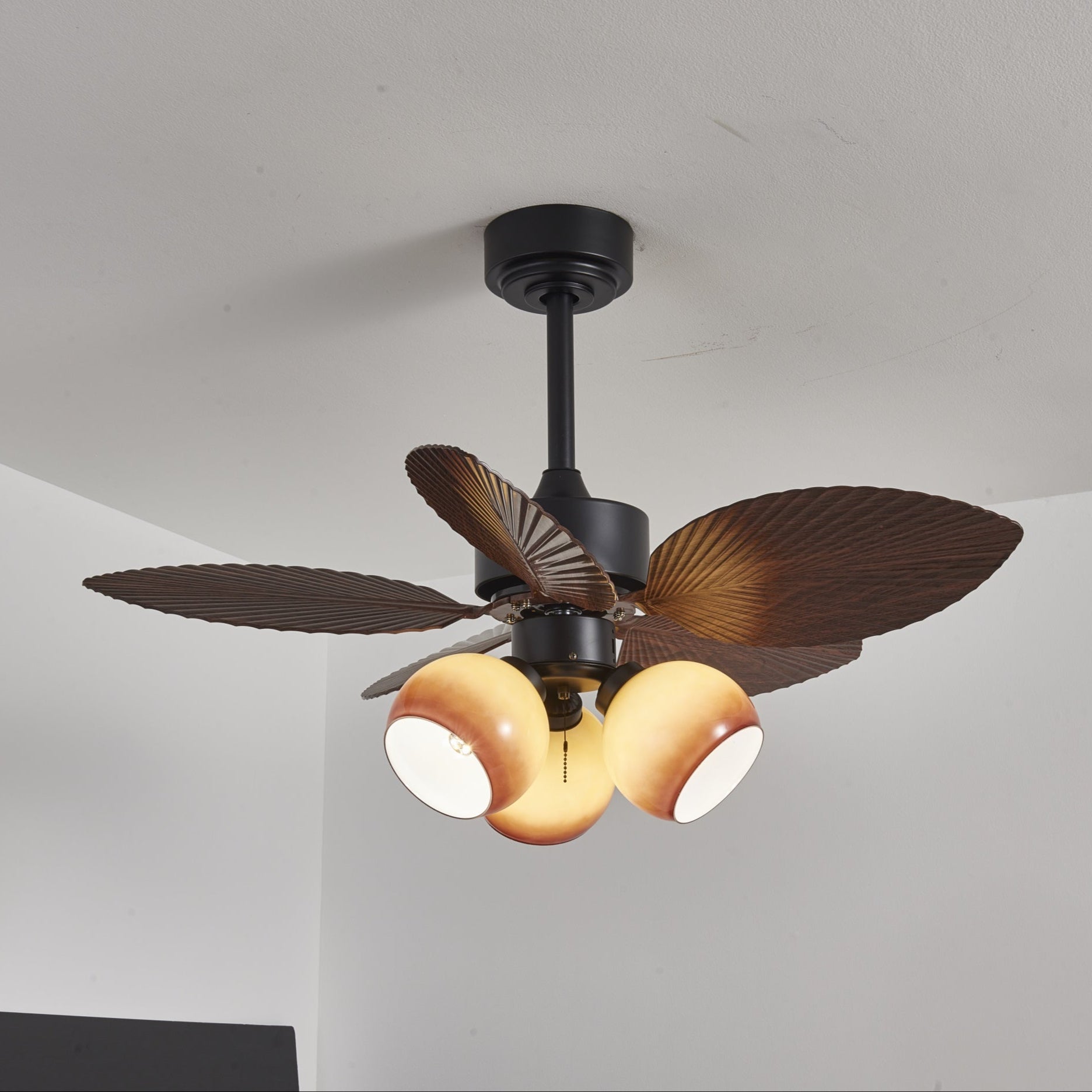 Vintage Plafondventilator met Verlichting – 91cm Diameter – Walnoot Afwerking & Oranje Kap | Sansoti