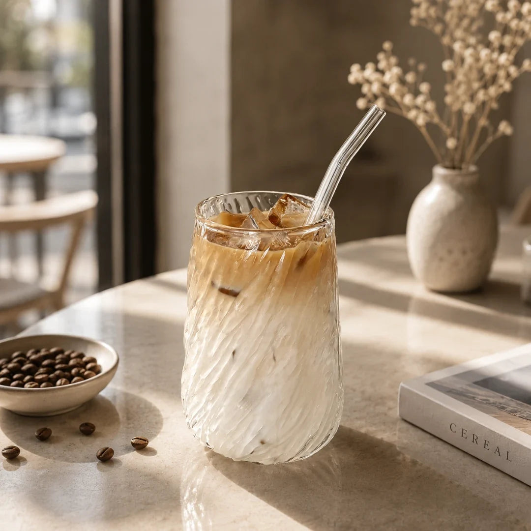 Verre torsadé à texture nervurée avec paille en verre 400ml Verre à boire durable et résistant à la chaleur pour jus | Sansoti