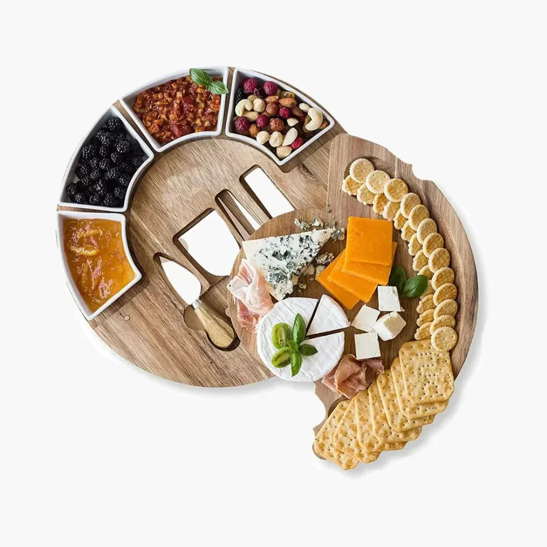 Rundes Servierbrett aus Akazienholz mit Keramikschälchen und Käsemessern für eine gastfreundliche Tafel Käse 33cm | Sansoti