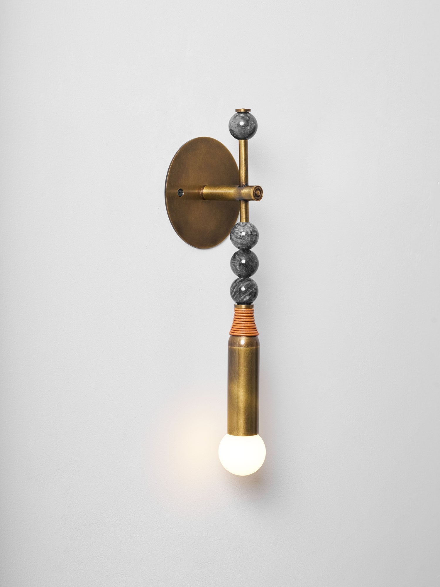 Toam Wandlamp Marmer Messing – Persepolis Geïnspireerd Design met Antique Brass Afwerking 18.9 en 27.6 inch | Sansoti