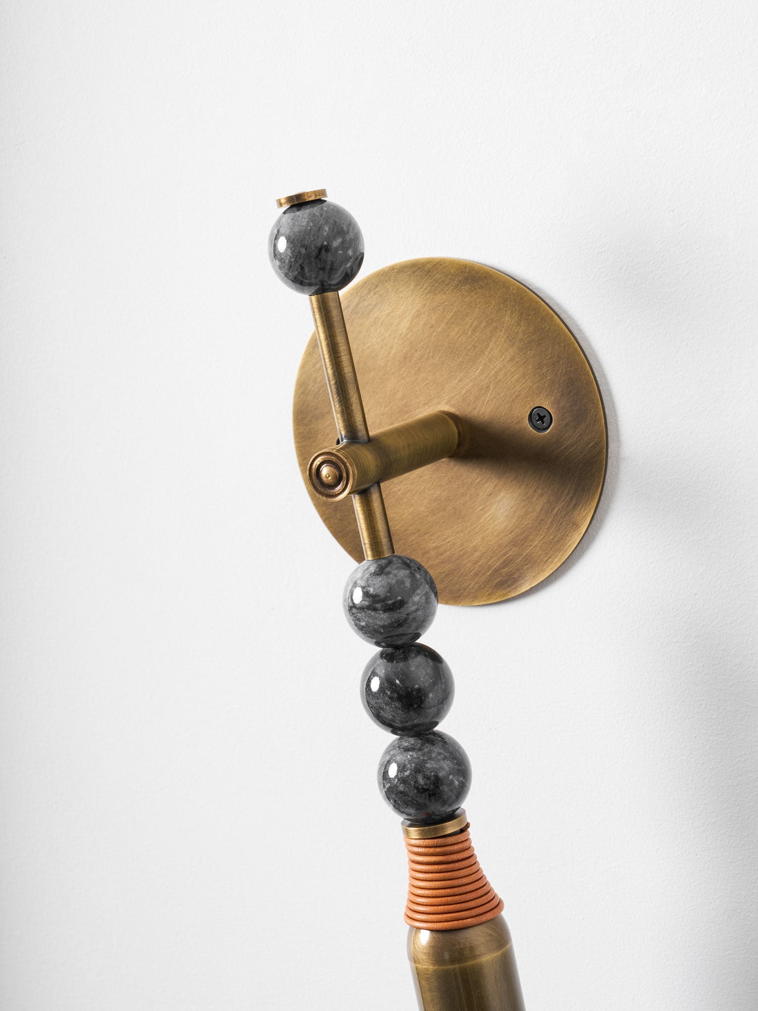 Toam Wandlamp Marmer Messing – Persepolis Geïnspireerd Design met Antique Brass Afwerking 18.9 en 27.6 inch | Sansoti