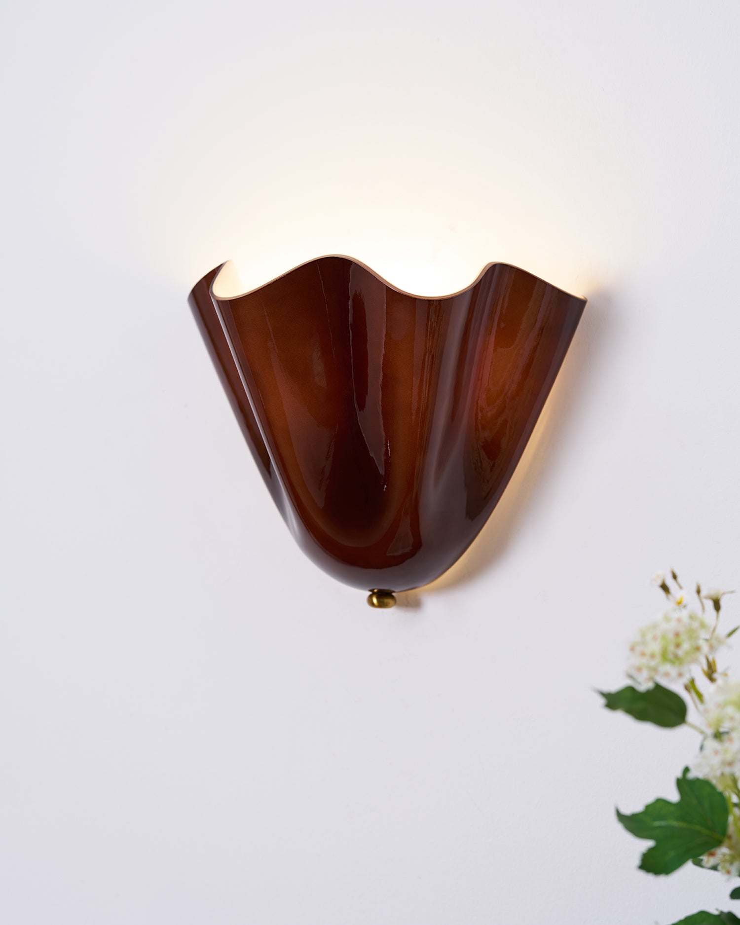 Petalia Wandlamp — Sculptural Petal-Geïnspireerde Glazen Wandverlichting met G9 Fitting en Hardwired Installatie (28 × 25 × 13 cm) | Sansoti