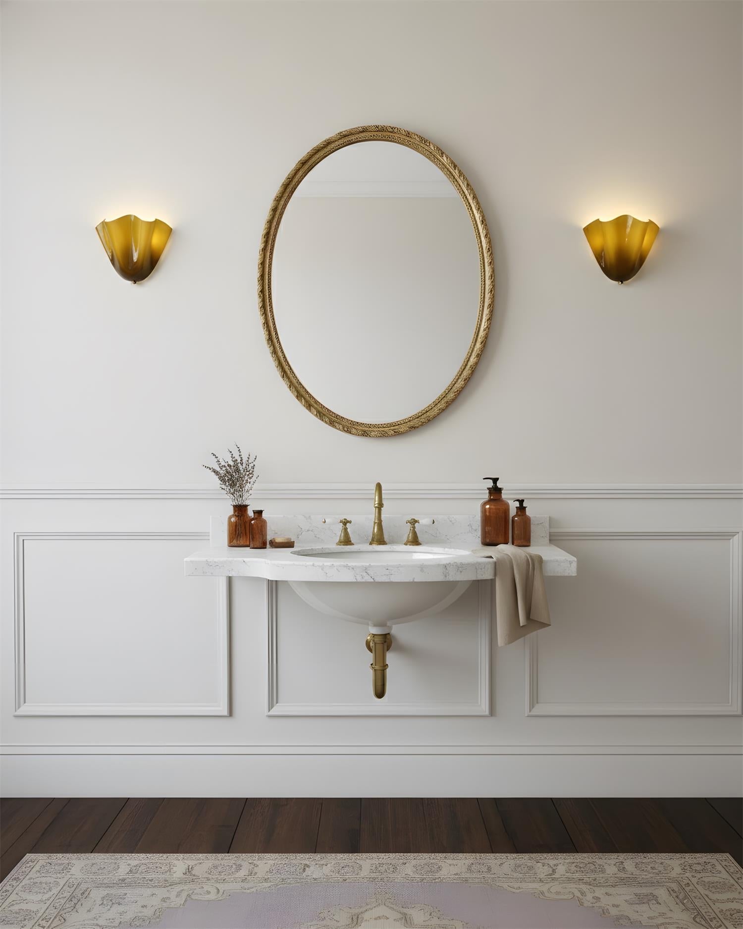 Design Wandleuchte aus mundgeblasenem Glas – Skulpturale Wandbeleuchtung für modernes Interieur