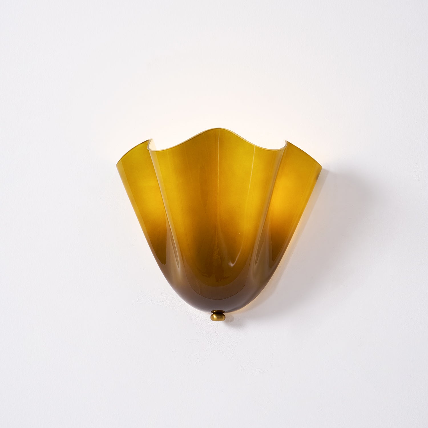 Petalia Wandlamp — Sculptural Petal-Geïnspireerde Glazen Wandverlichting met G9 Fitting en Hardwired Installatie (28 × 25 × 13 cm) | Sansoti