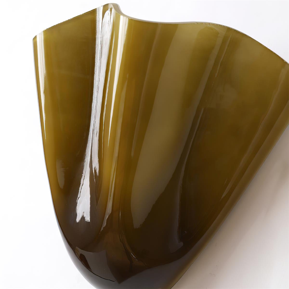 Design Wandleuchte aus mundgeblasenem Glas – Skulpturale Wandbeleuchtung für modernes Interieur