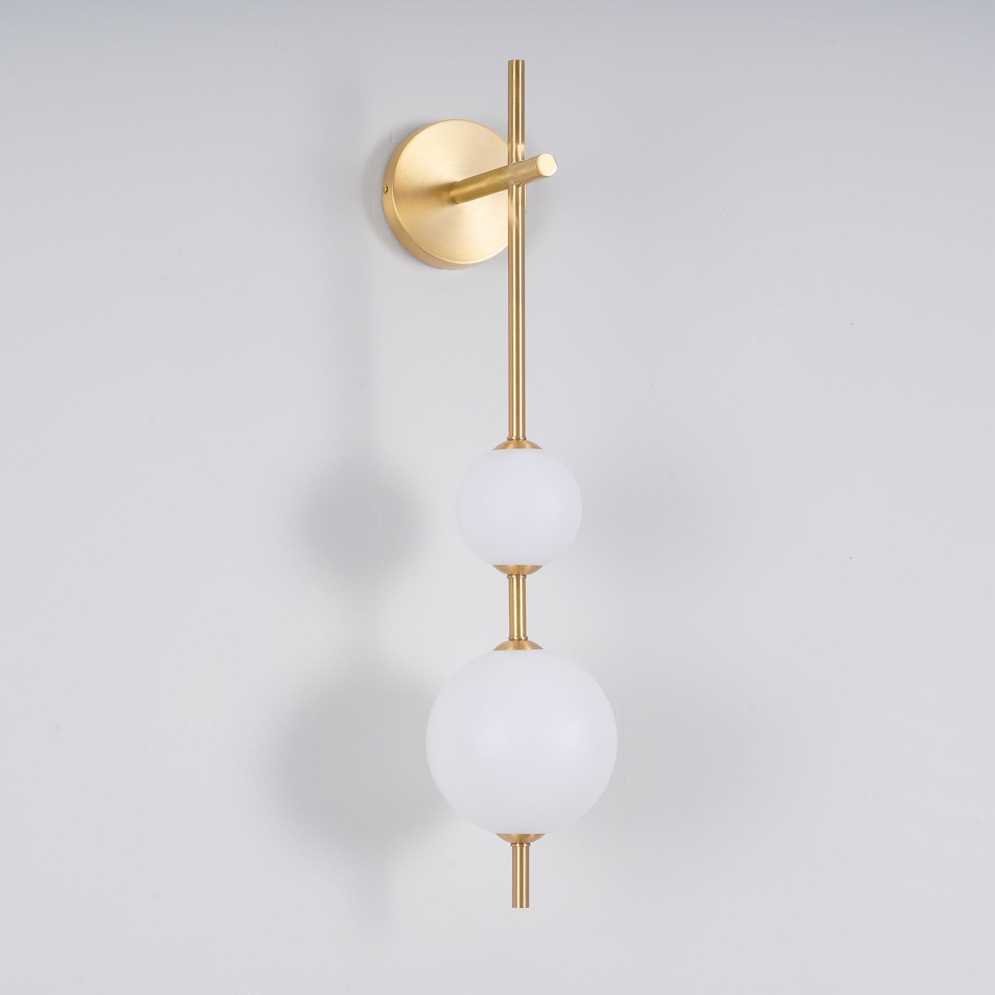 Verticale Glazen Bol Wandlamp – Moderne Wandverlichting met Gestapelde Bollen – Messing, Zwart of Nikkel – 3 Afmetingen | Sansoti