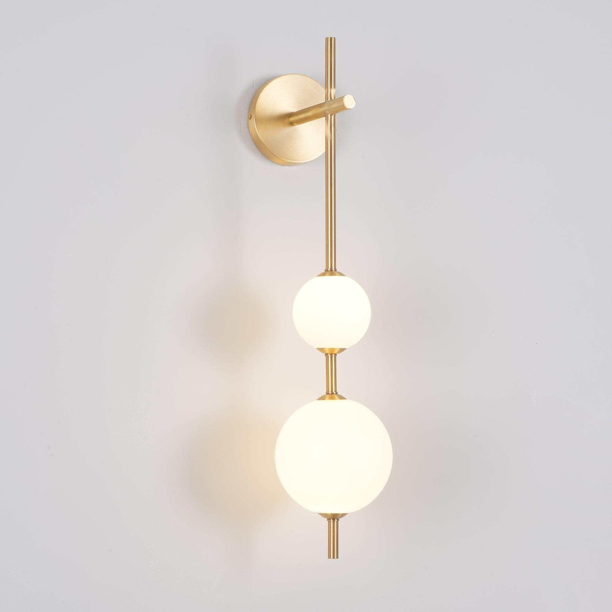 Verticale Glazen Bol Wandlamp – Moderne Wandverlichting met Gestapelde Bollen – Messing, Zwart of Nikkel – 3 Afmetingen | Sansoti