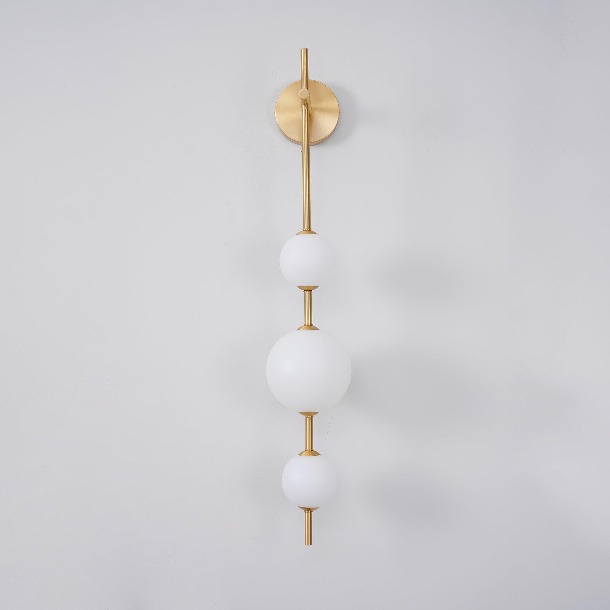 Verticale Glazen Bol Wandlamp – Moderne Wandverlichting met Gestapelde Bollen – Messing, Zwart of Nikkel – 3 Afmetingen | Sansoti