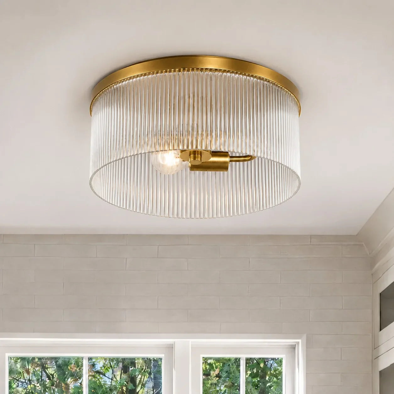 Ronde Plafondlamp met Geribbeld Glas en Landelijke Afwerking – Warm Sfeerlicht voor Lage Plafonds | Sansoti