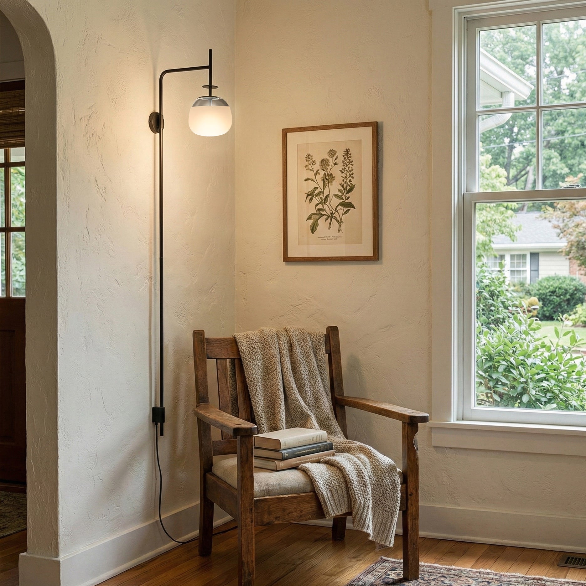Verstelbare Wandlamp met Zwenkarm | Mondgeblazen Glazen Kap | Stekkermodel | Sansoti
