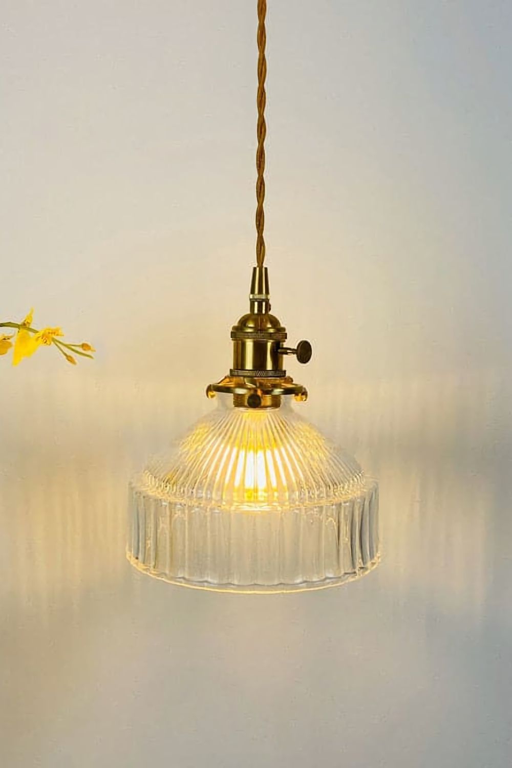Suspension en verre et laiton, lumière chaude, entrée, chambre et salon, style rétro, éclairage d’ambiance, design vintage, plafonnier | Sansoti