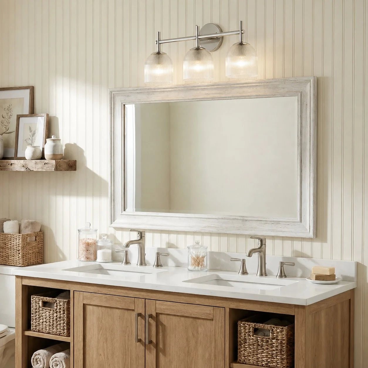 Wandlamp met geribbeld glas en koperen finish voor hal, slaapkamer en badkamer | Sansoti