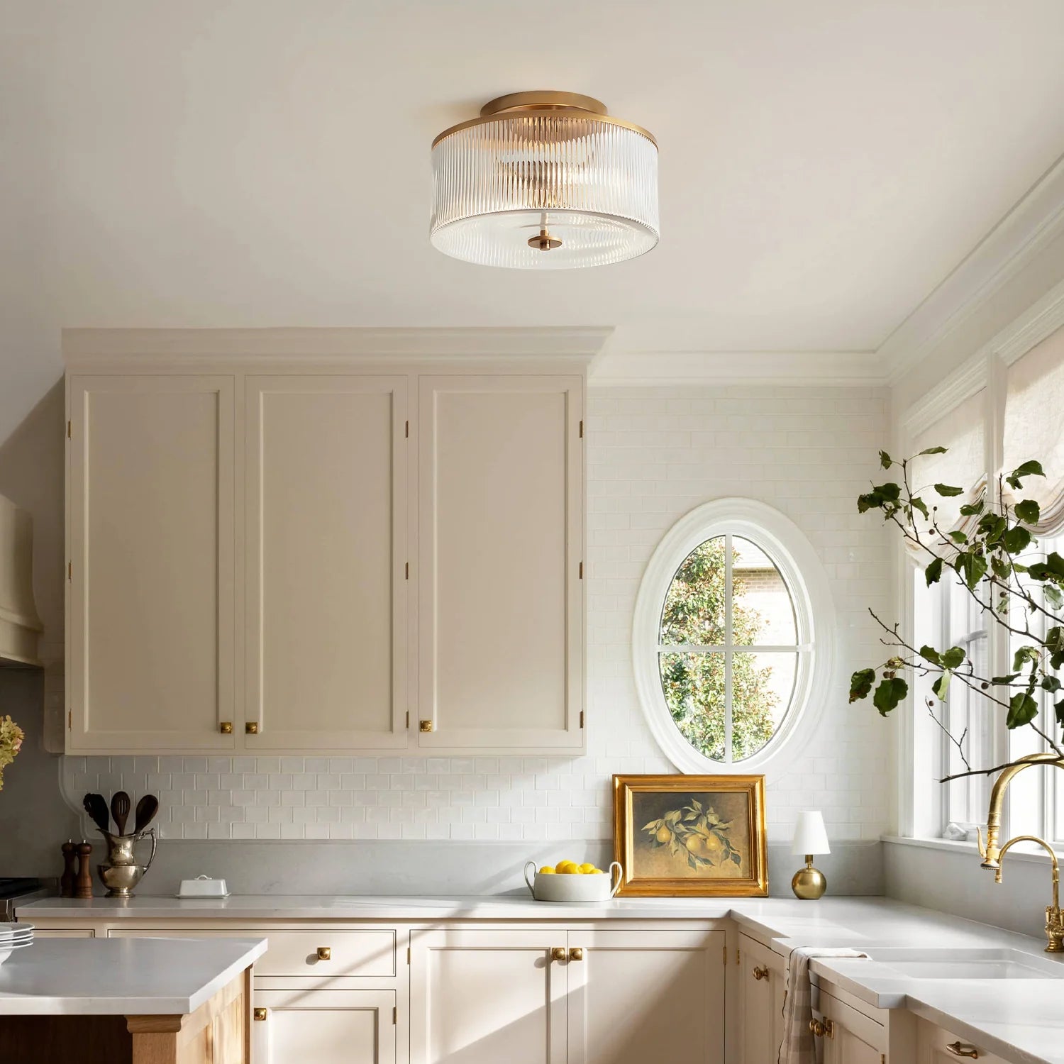 Plafondlamp met Geribbelde Glazen Kap - Landelijke Stijl - Ø 35cm Messing Plafondverlichting voor Hal en Woonkamer | Sansoti