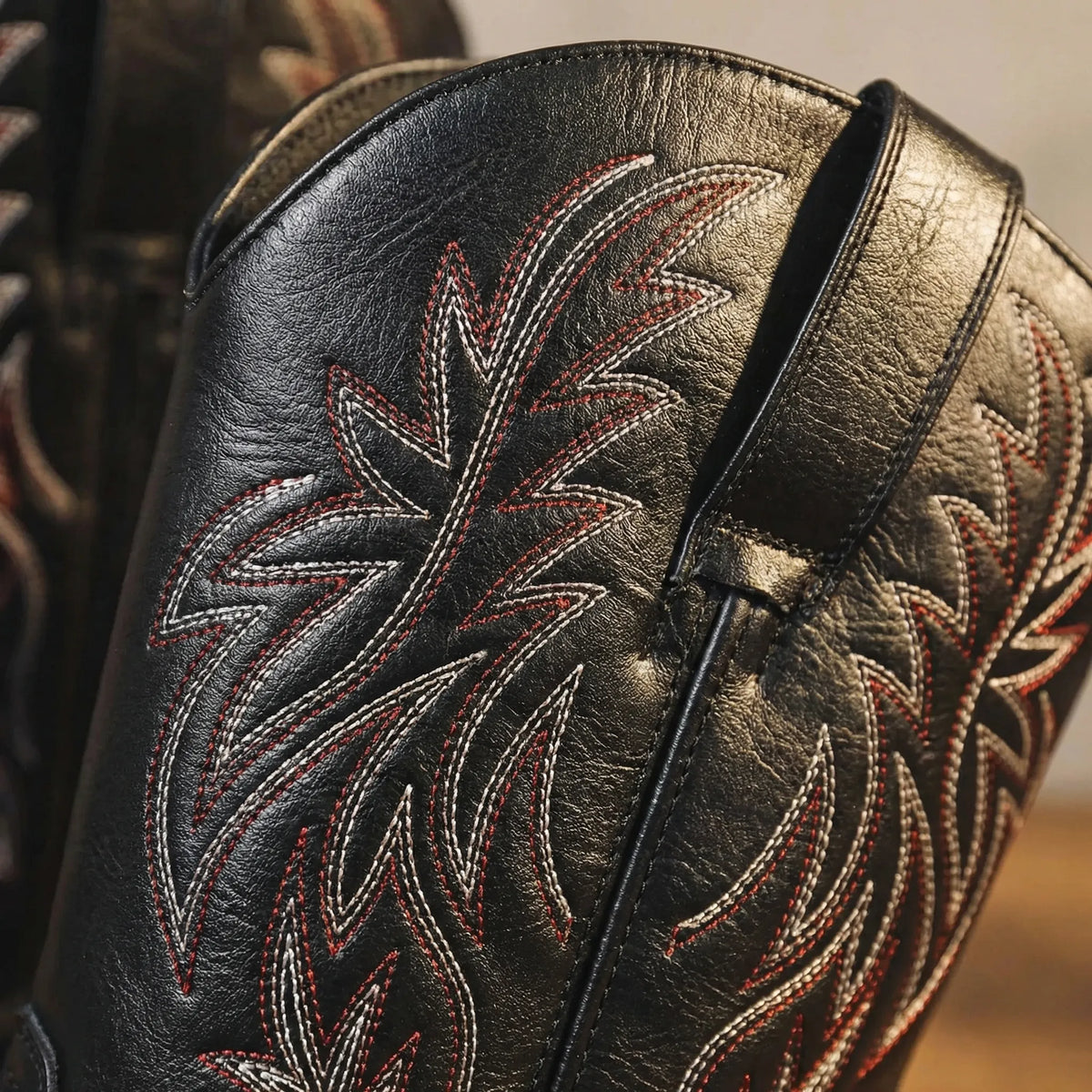 Westernstiefel aus Leder bis zur Wade mit eckiger Zehenpartie, besticktem Schaft und Schlupfdesign, Herrenstiefel, Braun Schwarz, Cowboy-Boots-Stil | Sansoti
