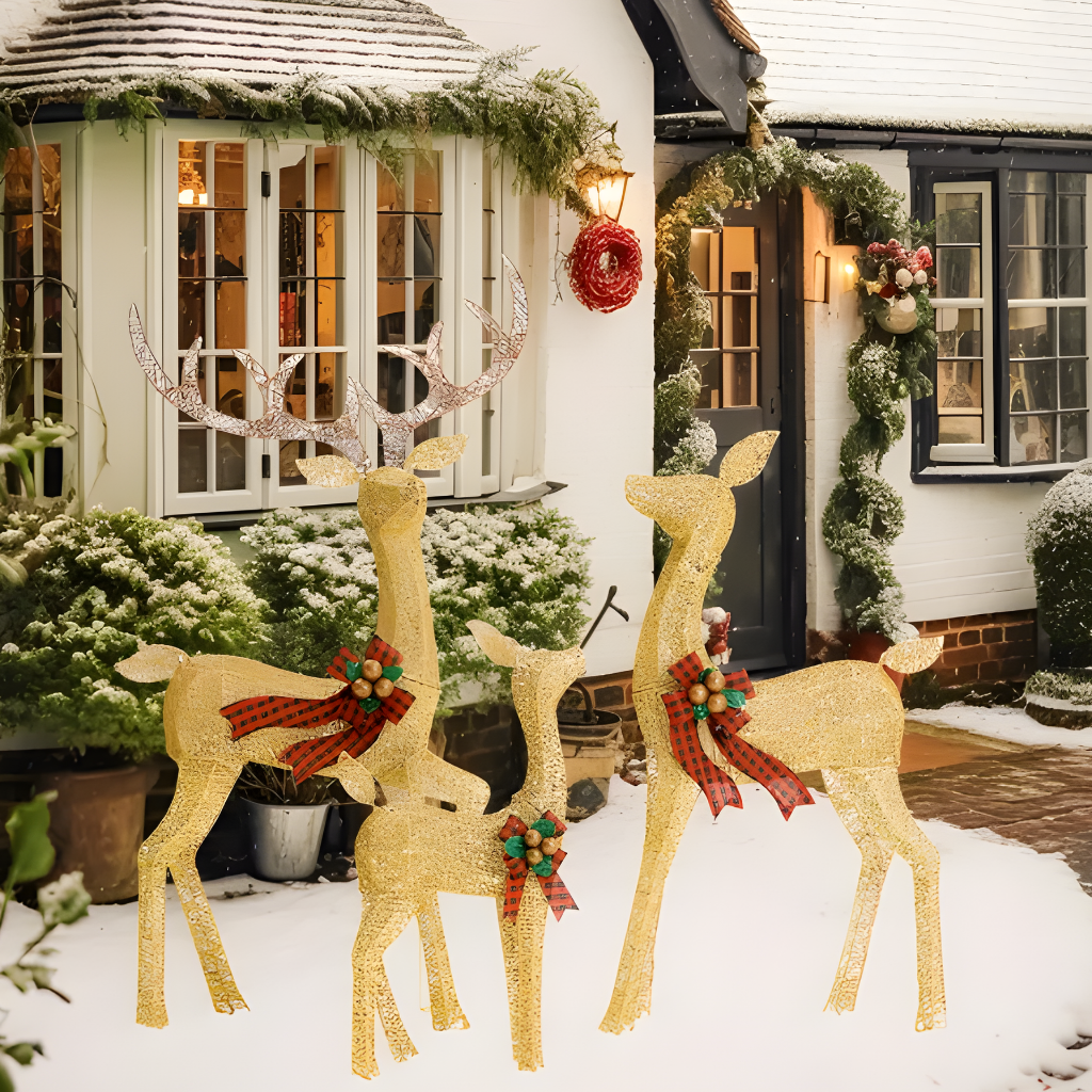 Verlichte Rendierenfamilie Decoratie Rotan Design Voor Tuin Gouden Finish Outdoor Kerstverlichting Set 3-Delig | Sansoti