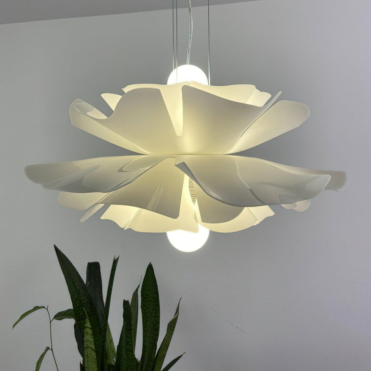 Lotus Hanglamp Wit Acryl Bloemblaadjes Nordic Design Modern Interieur Eettafel Woonkamer Scandinavisch Minimalistisch | Sansoti