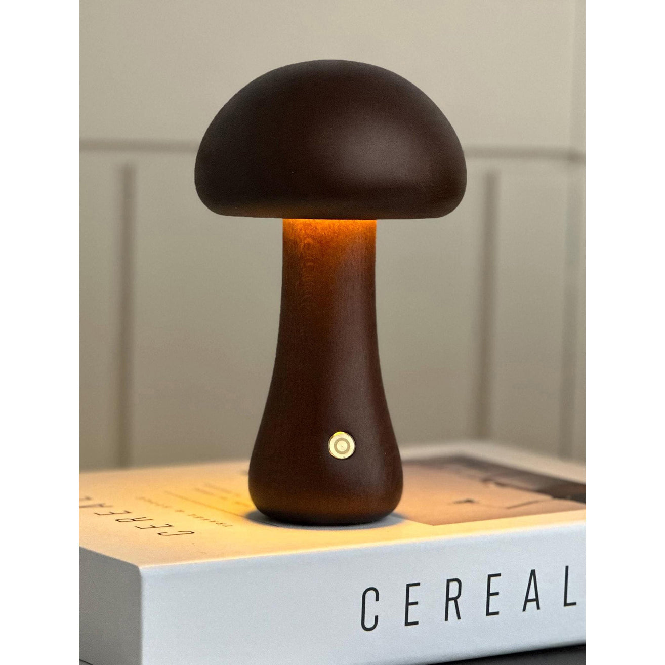Houten Paddenstoel Tafellamp met Ingebouwde Batterij & Touch-bediening – Warm Sfeerlicht voor Woonkamer, Slaapkamer, Kantoor – Oplaadbare LED-lamp met Dimfunctie – Decoratieve Sfeerverlichting | Sansoti