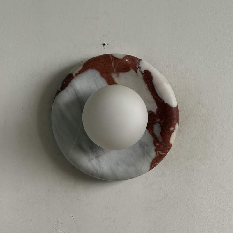 Runde Design-Wandleuchte mit Marmorrückwand und Glaskugel für Flur und Schlafzimmer | Restfield