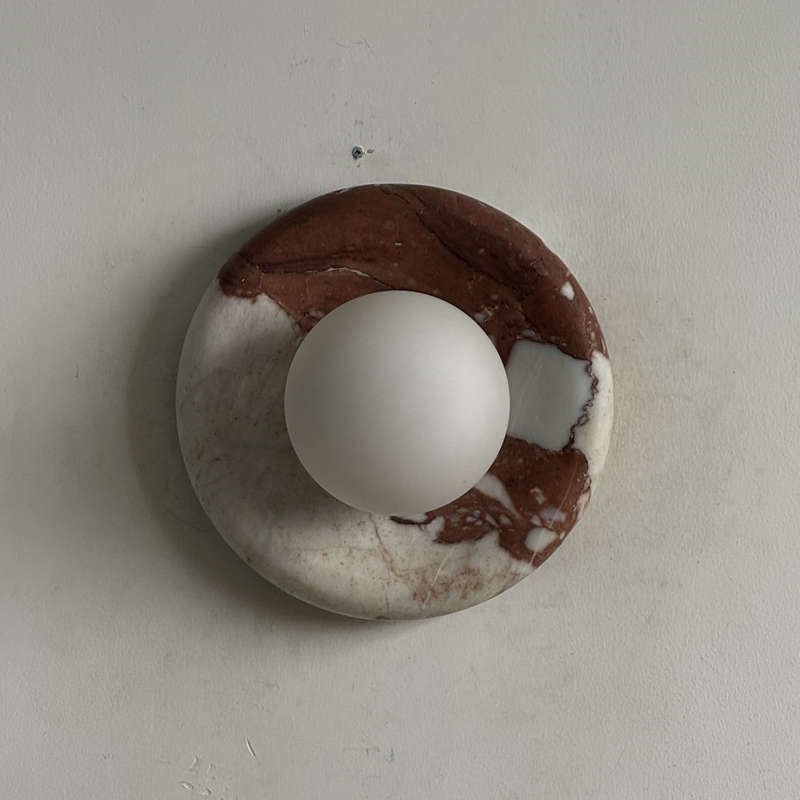 Runde Design-Wandleuchte mit Marmorrückwand und Glaskugel für Flur und Schlafzimmer | Restfield
