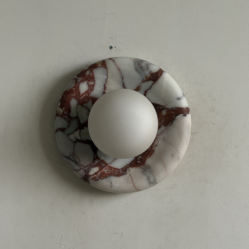 Runde Design-Wandleuchte mit Marmorrückwand und Glaskugel für Flur und Schlafzimmer | Restfield