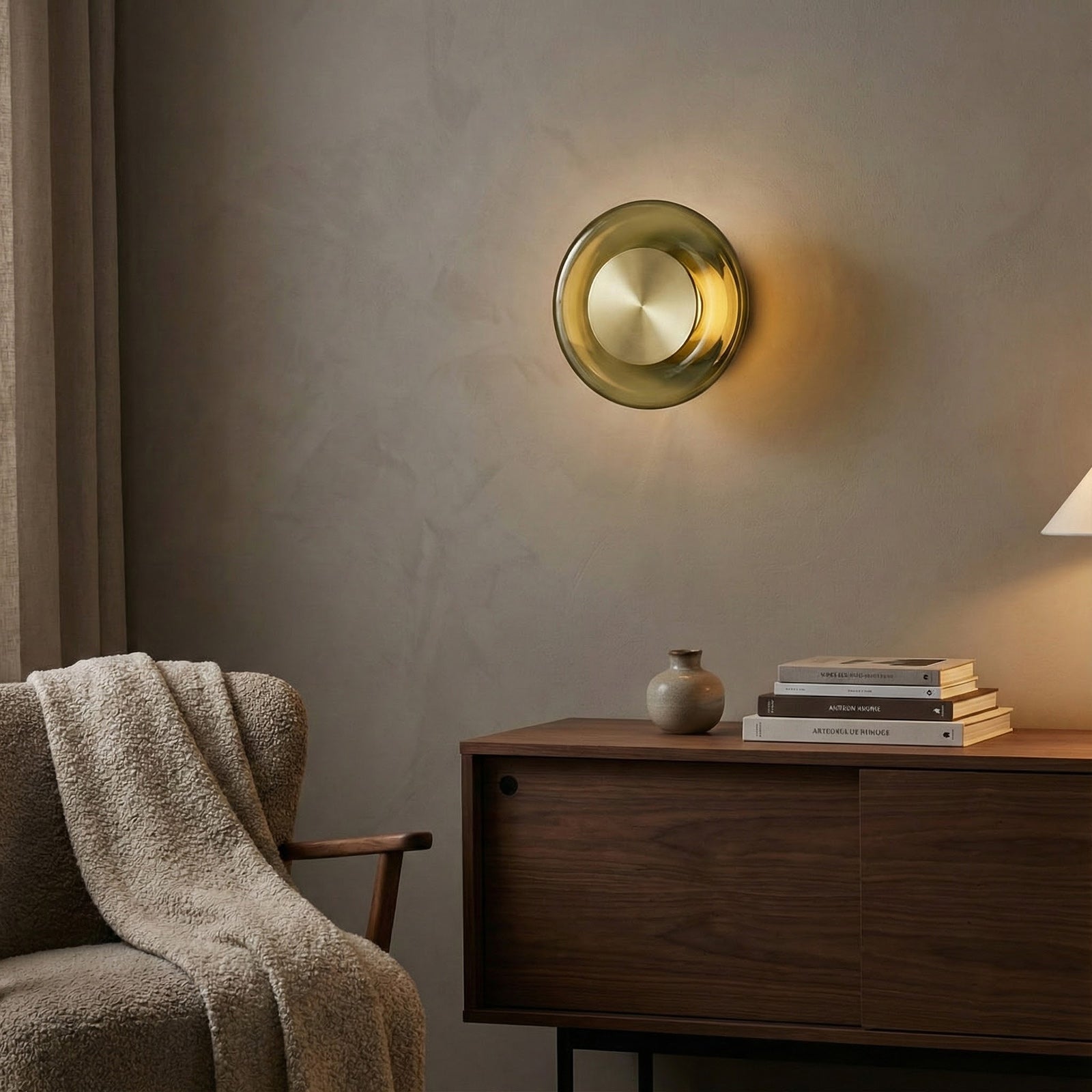 Wandlamp met Groen Glas & Gouden Afwerking – Moderne Verlichtingsaccent voor Hal en Slaapkamer | Sansoti