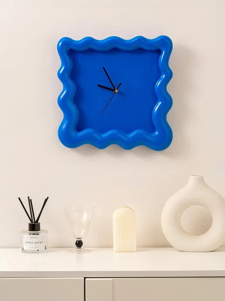 Wanduhr Weiß Gewellter Rahmen 30cm Minimalistisch ABS Wohnzimmer Schlafzimmer Modern | Restfield