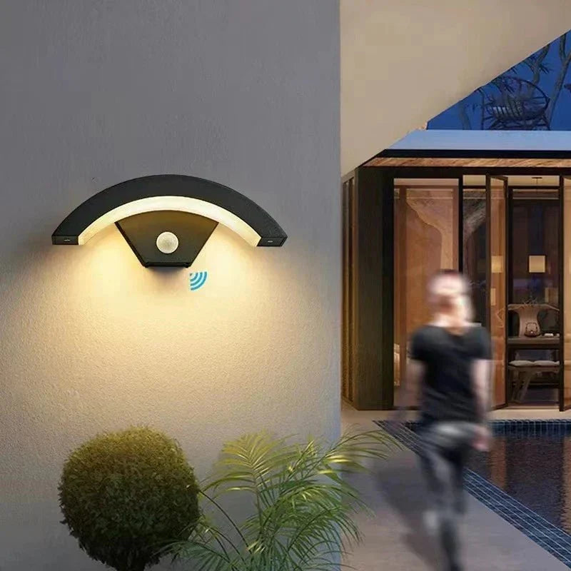 Gebogen LED Wandlamp met Bewegingssensor Buitenverlichting Aluminium Waterdicht IP65 Tuinverlichting 18W-30W | Sansoti