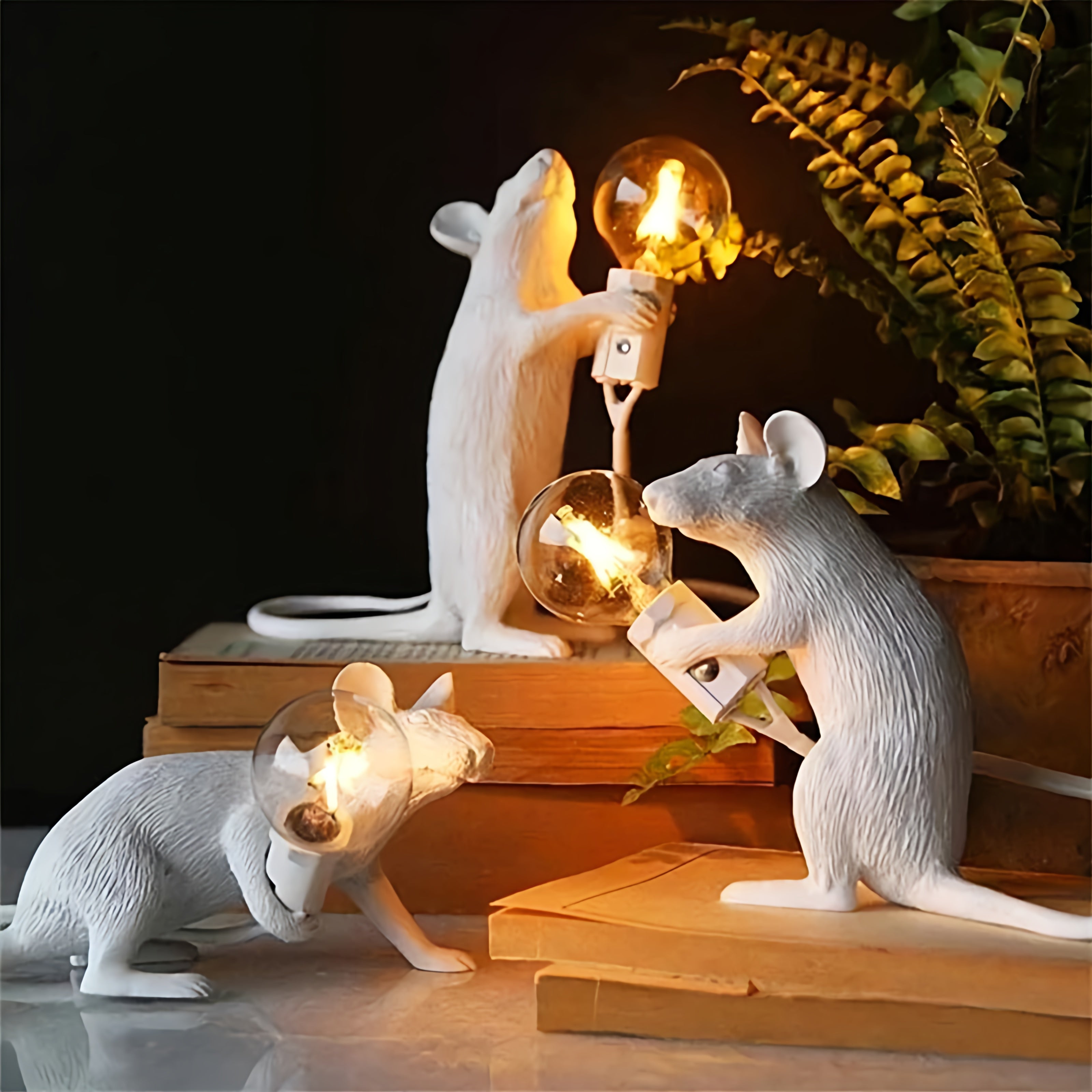 Decoratieve Tafellamp met Dierenfiguur – Hars – Gouden en Witte Muis – E12 – Warme Sfeerverlichting voor Woonkamer Slaapkamer Kantoor | Sansoti