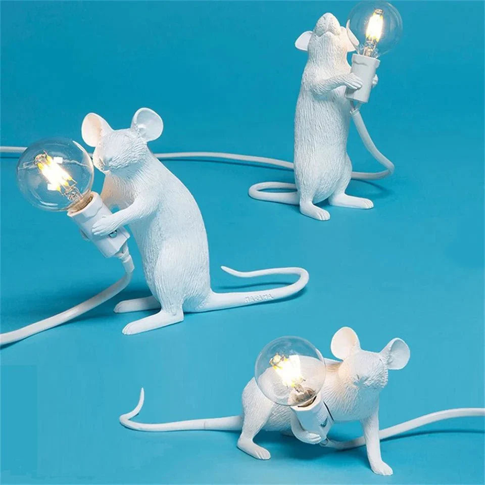 Design Maus Tischleuchte | Dekorative Tischlampe aus Harz mit Leuchtmittel – Gold oder Weiß