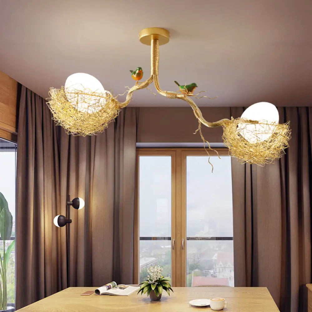 Kroonluchter Melkwit Glas met Vogels en Nest Goudkleurig 1 2 3 Lichtpunten Natuurgeïnspireerd Design | Sansoti
