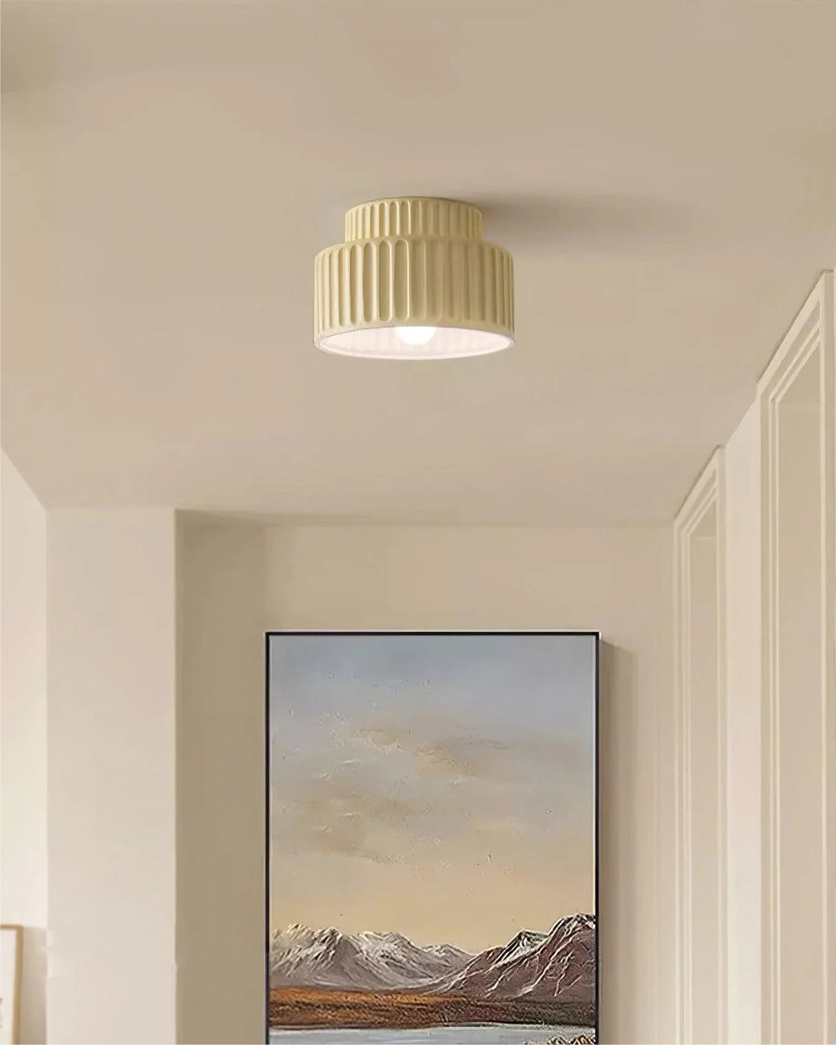 Geribde plafondlamp van hars met zachte sfeerverlichting | Sansoti