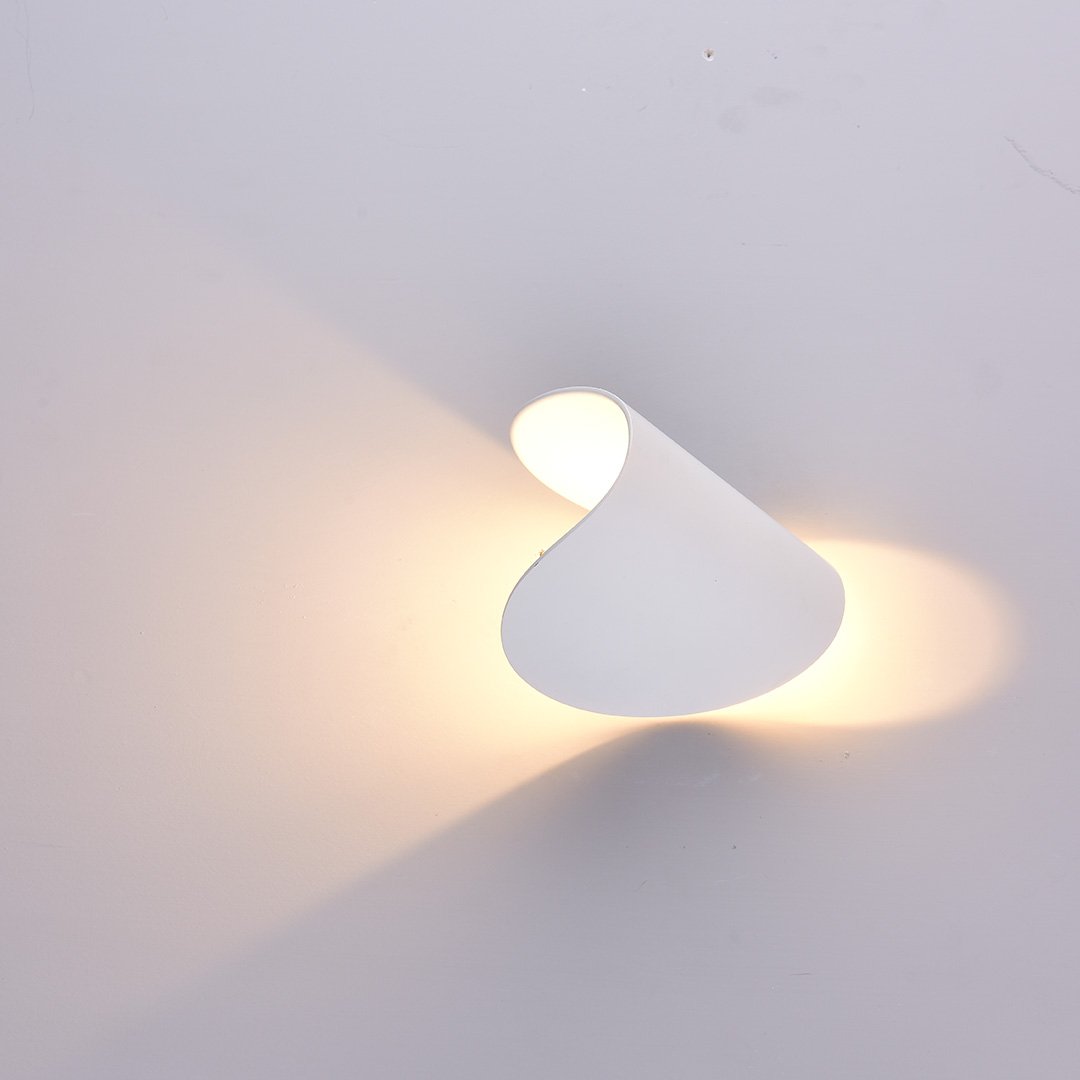 Draaibare LED Wandlamp Metaal 360° Verstelbaar Zwart Wit Binnen Buiten IP65 Waterdicht Scandinavisch Modern | Sansoti