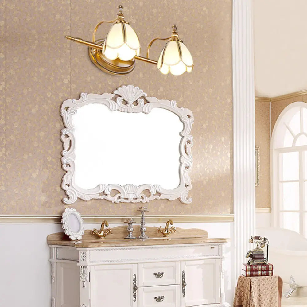 Wandlamp Messing met Opaalwit Glas – Vintage Badkamerlamp 3 Lichtpunten Schelpmotief Wandverlichting E26/E27 Klassieke Stijl | Sansoti