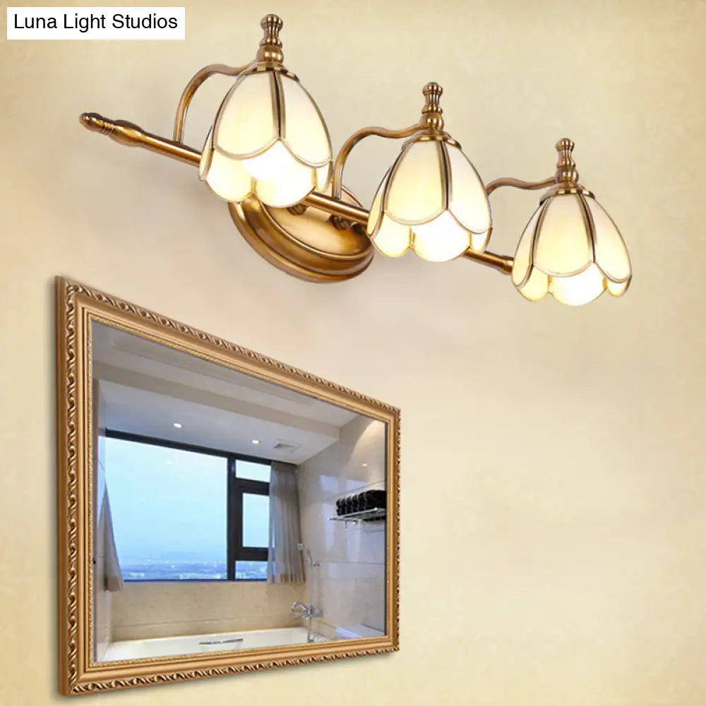 Wandlamp Messing met Opaalwit Glas – Vintage Badkamerlamp 3 Lichtpunten Schelpmotief Wandverlichting E26/E27 Klassieke Stijl | Sansoti