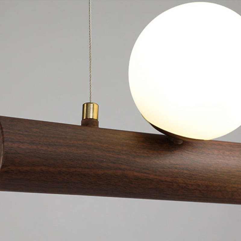 Hängeleuchte Glaskugel mit Deckenbefestigung aus Holz in warmem Walnusston - elegante Ambientebeleuchtung für das Wohnzimmer | Sansoti